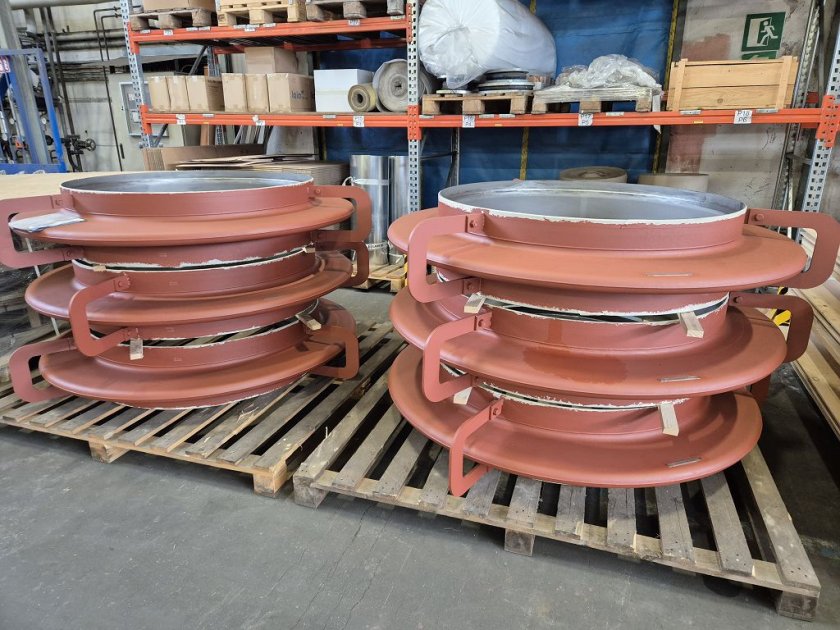 Устройства для уравновешивания влияния разнообразных факторов и предотвращения разрушения и деформации трубопроводов.