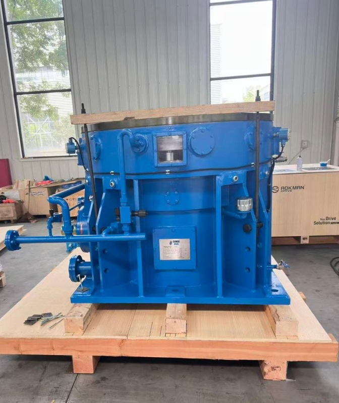 Two-stage conical-planetary vertical gearbox for the drive of coal mill HP803